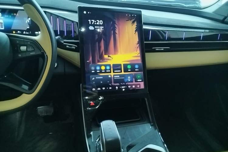 Used Geely Auto FX11 2023 1.5TD DCT Prestige Edition Audio And AC Panel