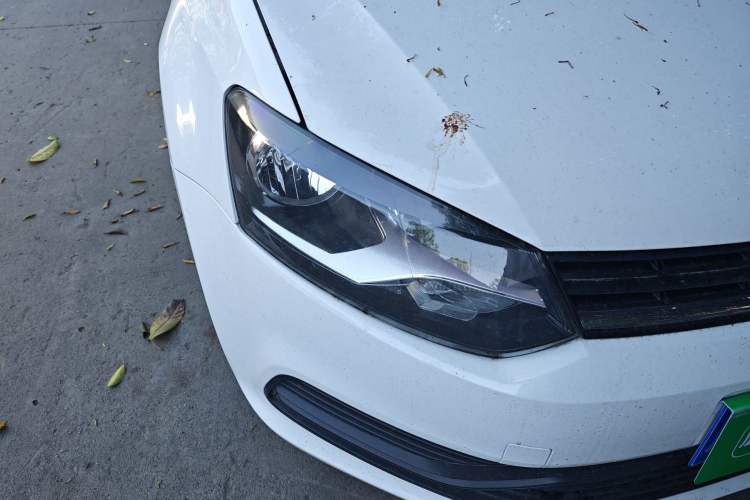 Used Volkswagen Polo 2016 1.4L Manual Fashion Model Right Front Headlight