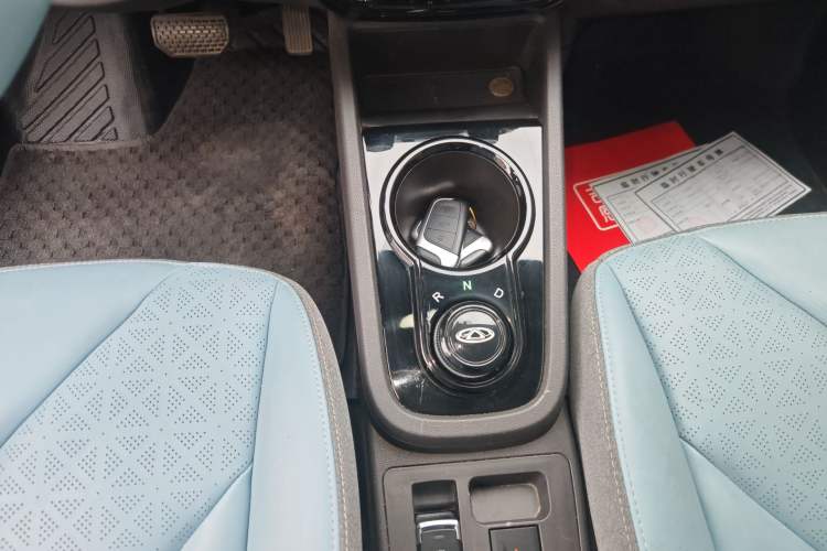 Used Chery QQ Little Ant 2022 Sweet Pink Edition Half-Sugar Version Lithium Iron Phosphate 30 kW 301 km