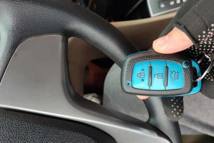 Used Hyundai Verna (older generation) 2014 1.4L Automatic Leading-Edge GLX