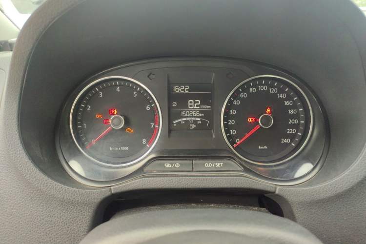 Used Volkswagen Polo 2014 1.6L Manual Comfort Edition Instrument Cluster