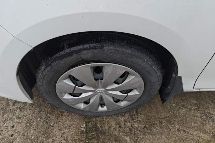 Used Toyota YARiS L Zhi Xuan 2015 1.5E Automatic Charm Edition
