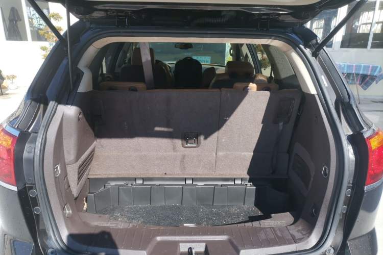 Used Buick Enclave 2014 3.6L Two-Wheel Drive Elite Comfort Version