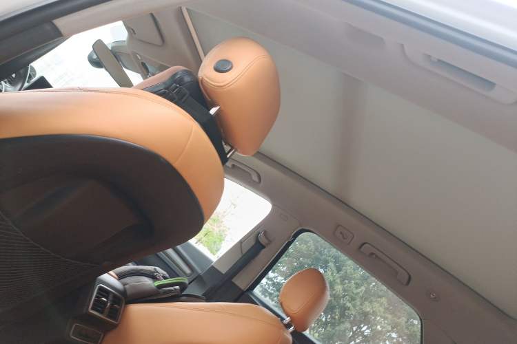 Used Audi Q5L 2018 40 TFSI Prestige Edition China VI Emission Standard Headliner