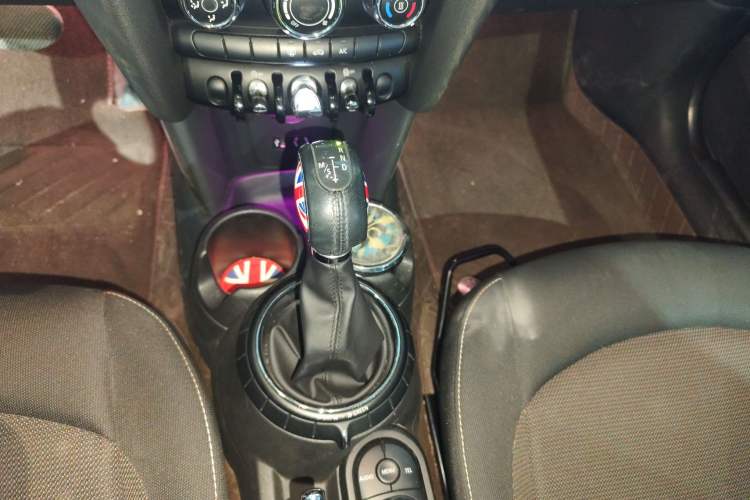 Used MINI MINI 2014 1.5T COOPER Fun
