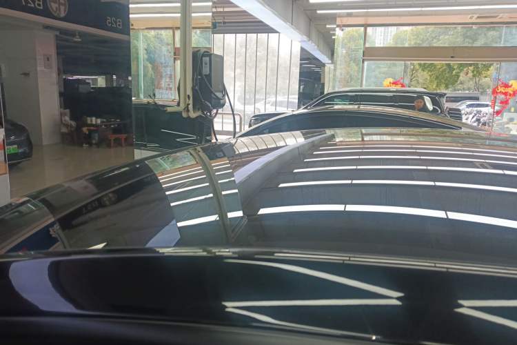 Used Tesla Model Y 2025 Rear-Wheel-Drive Version