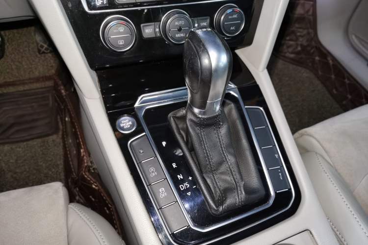 Used Volkswagen Magotan 2017 330TSI DSG Luxury Model
