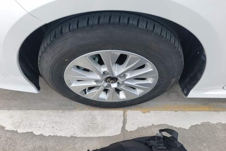 Used Toyota Corolla 2023 1.8L Smart Electric Hybrid Dual-Motor Pioneer Edition Left Front Wheel Hub