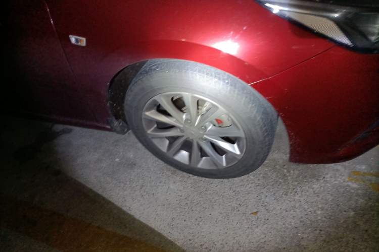 Used Chevrolet Cruze 2017 1.5L Automatic Pioneer Sunroof Edition
