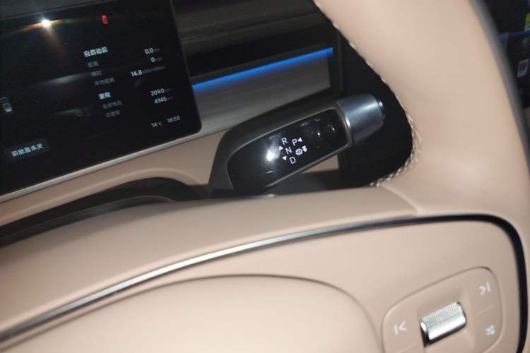 Used XPeng X9 2025 740 Ultra-Long Range Max
