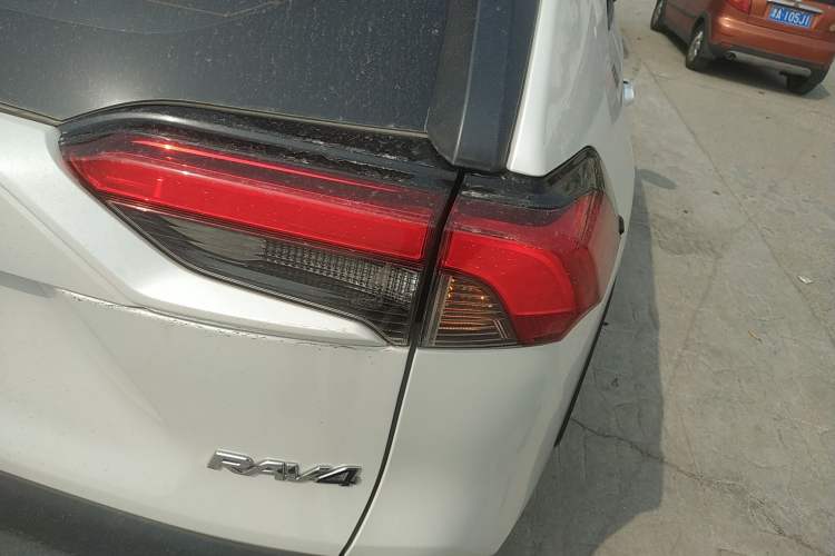 Used Toyota RAV4 2021 2.0L CVT Two-Wheel Drive Fashion Edition