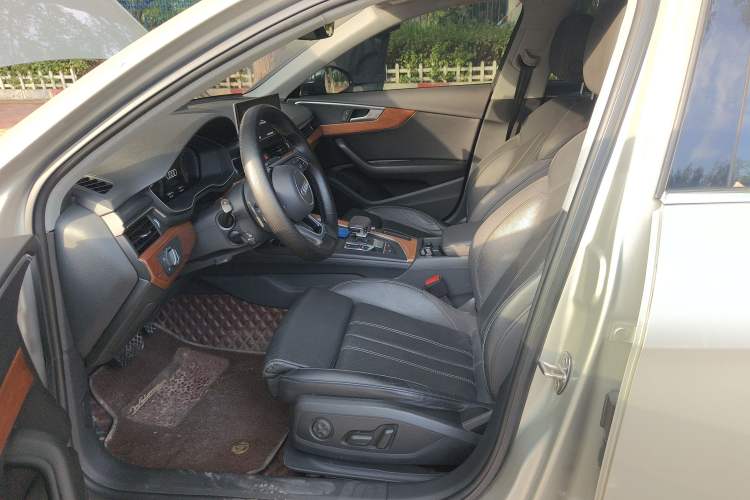 Used Audi A4L 2020 40 TFSI Luxury Dynamic Model
