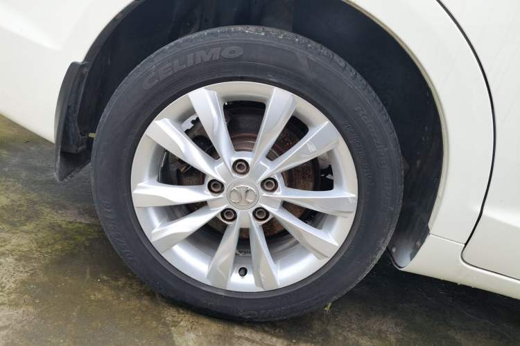 Used BAIC Senova D50 2016 1.5L Manual Elite Edition Right Rear Wheel Hub