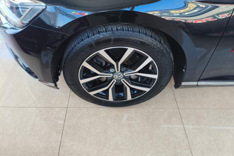 Used Volkswagen Magotan 2017 330TSI DSG Luxury Model Left Front Wheel Hub