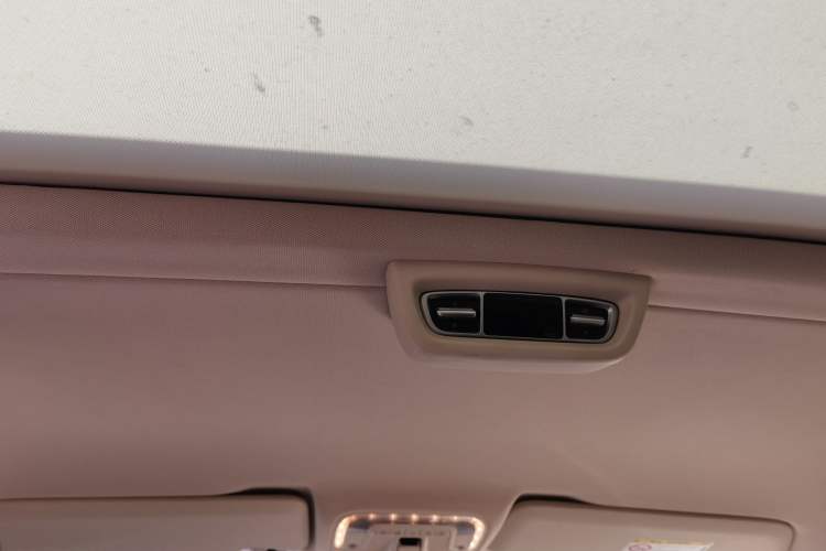 Used Mercedes-Benz V-Class 2017 V 260 Avantgarde Edition
