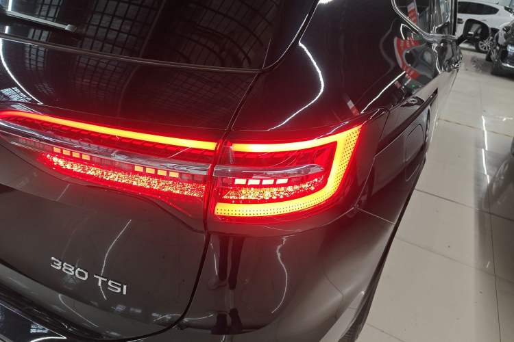 Used Volkswagen Viloran 2020 380TSI Prestige Edition