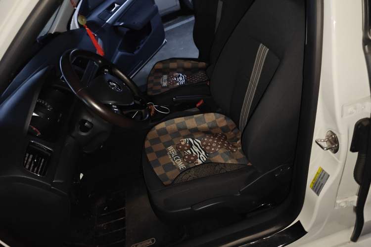 Used Volkswagen Gran Lavida 2015 1.6L Automatic Fashion Edition Left Front Seat