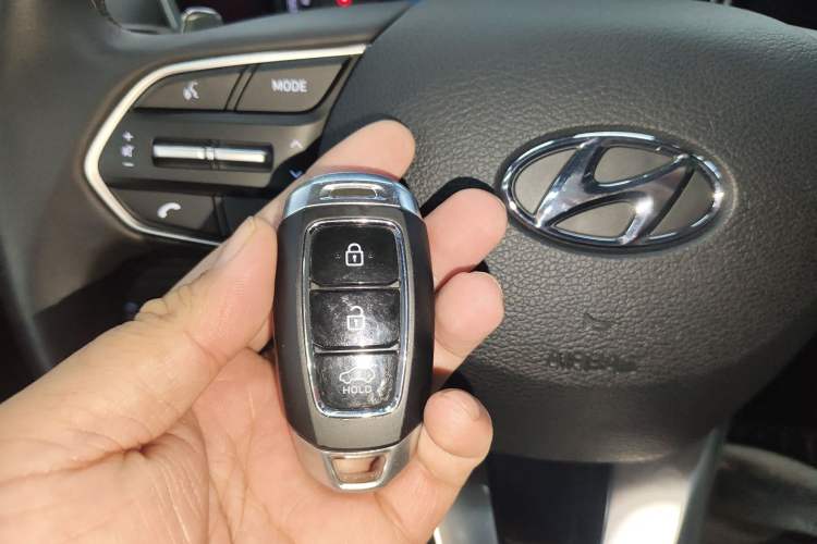 Used Hyundai Santa Fe 2023 Traveler 380T GDi Automatic Two-Wheel Drive GLX Elite Edition