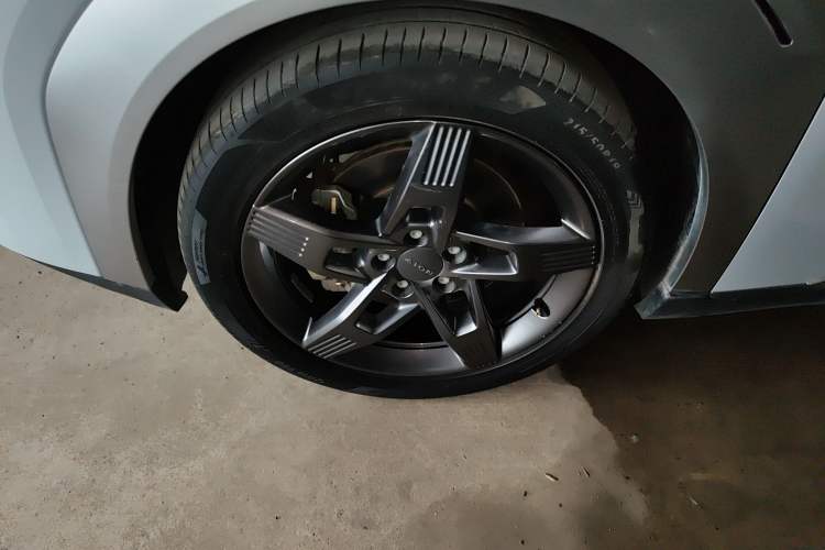 Used AION Y 2022 Plus 70 Tech Edition