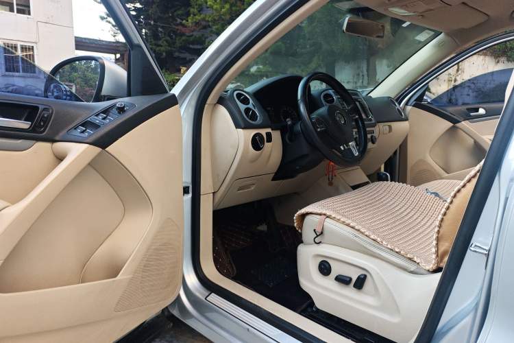 Used Volkswagen Tiguan 2013 1.8TSI Automatic All-Wheel-Drive Comfort Edition Driver Seat