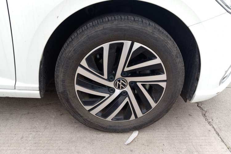 Used Volkswagen Lavida 2023 300TSI DSG Full-Comfort Edition Right Front Wheel Hub