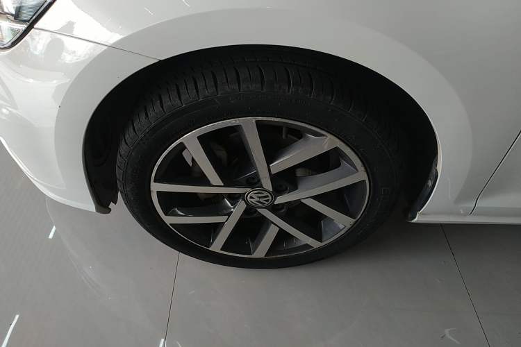 Used Volkswagen Golf 2018 230TSI Automatic Luxury Version
