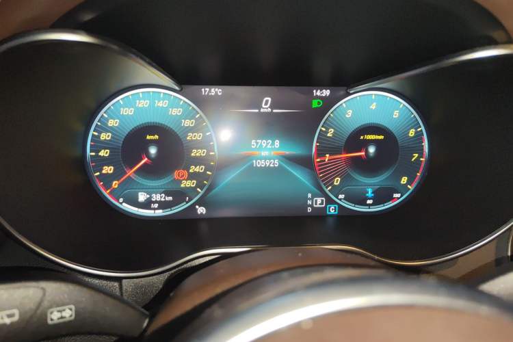 Used Mercedes-Benz GLC 2020 Facelift GLC 260 L 4MATIC Luxury Edition Odometer Close Up