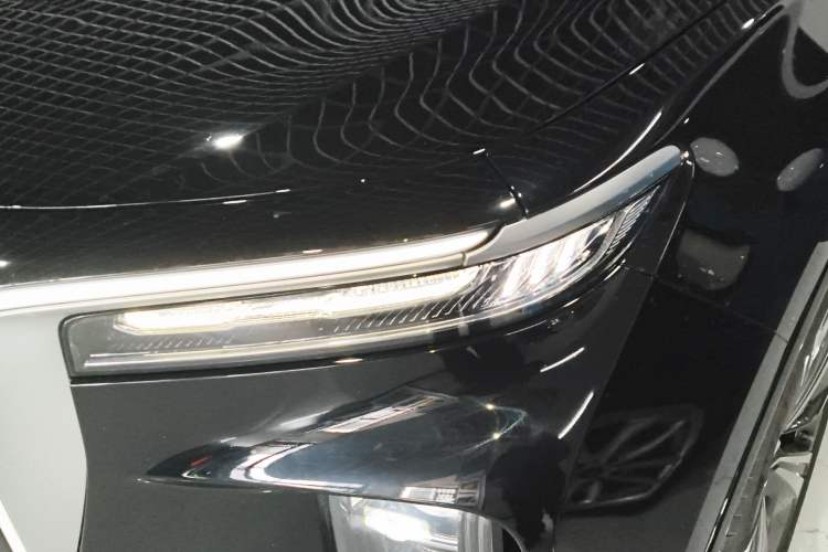 Used Hongqi E-HS9 2022 660 km Range Flagway Edition Six Seats
