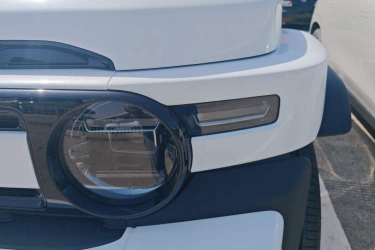 Used iCAR V23 2026 Model 550 Two-Wheel Drive Super Sports Edition Left Front Headlight