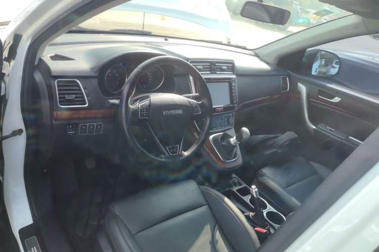 Used Haval H6 2015 Revised Version Sport Edition 1.5T Manual Transmission Two-Wheel Drive Elite Grade
