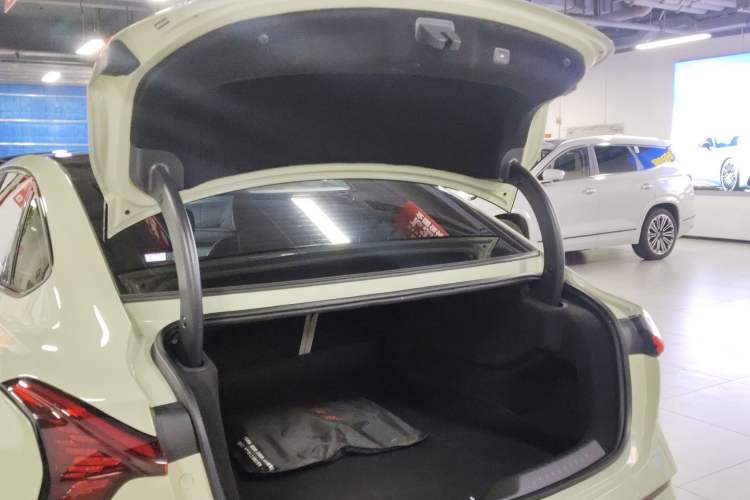 Used Hongqi Tiangong 05 2025 550 Smart Selection Trunk