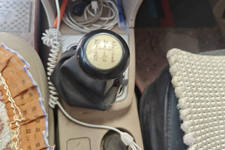 Used CHANGAN KAICHENG Ounuo S 2013 1.5L Elite Model Gear Lever