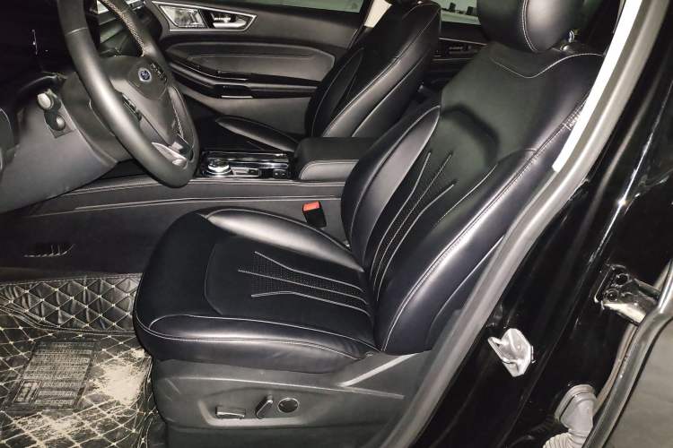 Used Ford Edge 2022 PLUS EcoBoost 245 Four-Wheel Drive Platinum Edition 7-Seater