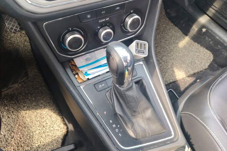 Used Volkswagen Lavida 2015 1.6L Automatic Comfort Edition
