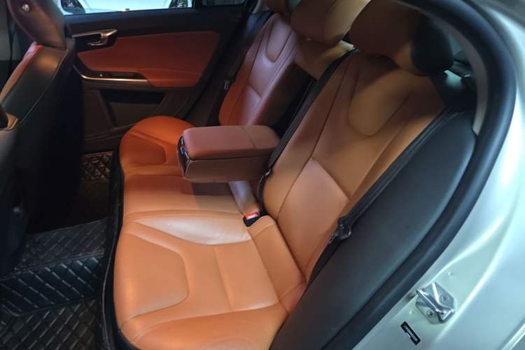 Used Volvo S60 2019 S60L Facelift T5 Intelligent Advanced Edition
