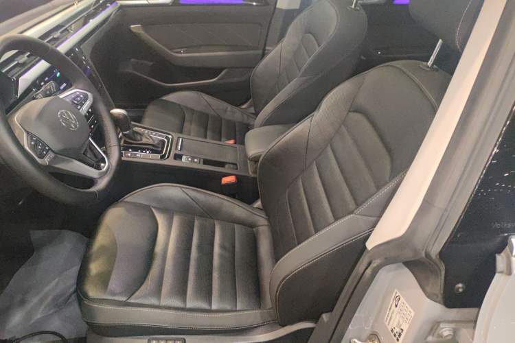 Used Volkswagen FAW-Volkswagen CC 2023 Hunting Vehicle 380TSI Hunter's Heart Edition