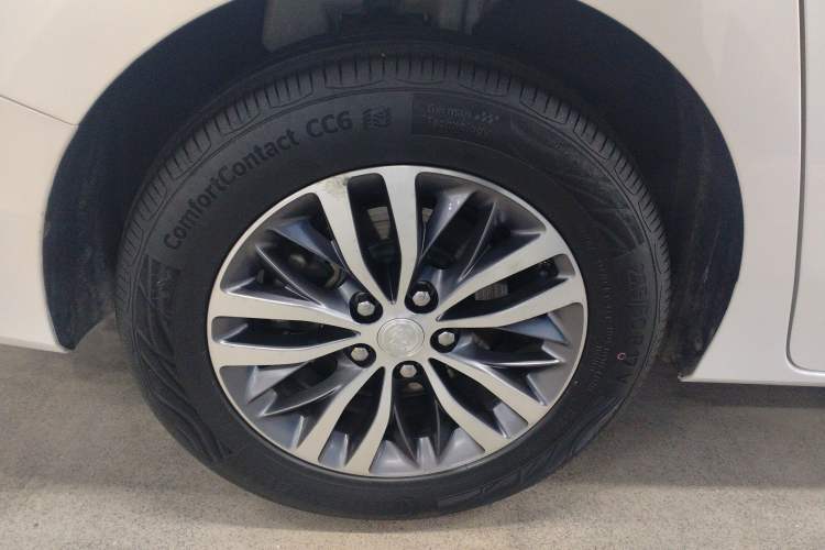 Used Buick GL8 2022 ES Landtrek 653T Comfort Edition