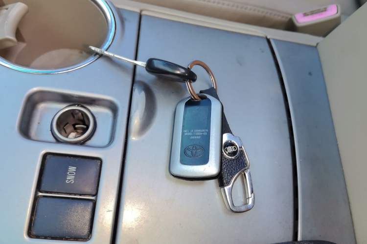 Used Toyota Highlander 2009 2.7L Two-Wheel Drive 7-Seater Luxury Edition