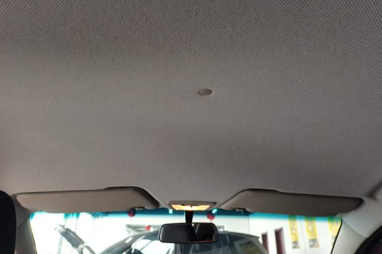 Used Baojun 310 2016 1.2L manual Comfort trim level