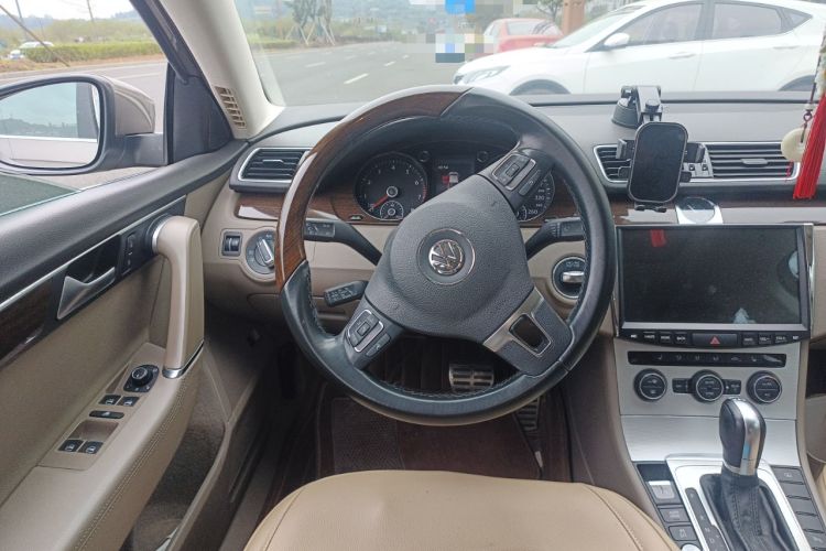 Used Volkswagen Magotan 2015 2.0 TSI Prestige Model
