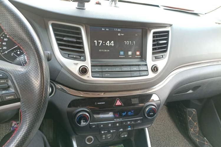 Used Hyundai Tucson 2018 1.6T Dual-Clutch Two-Wheel Drive 15th Anniversary Special Edition
