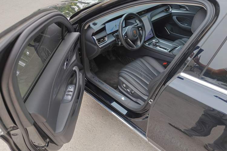 Used Hongqi H5 2024 2.0T Automatic Smart Connect Flagship Edition