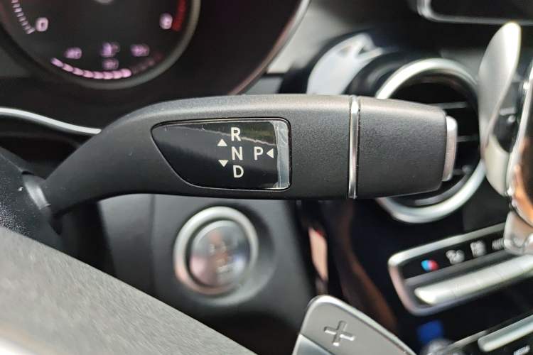 Used Mercedes-Benz C-Class 2018 C 200 Sport Edition Gear Lever