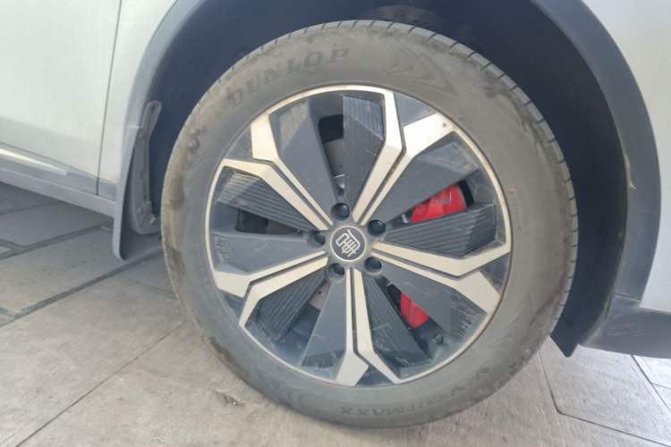 Used BYD Tang New Energy 2024 EV Champion Edition 600KM Deluxe Model Right Front Wheel Hub