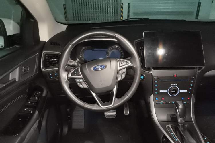 Used Ford Edge 2015 2.0T GTDi Four-Wheel Drive Prestige Model
