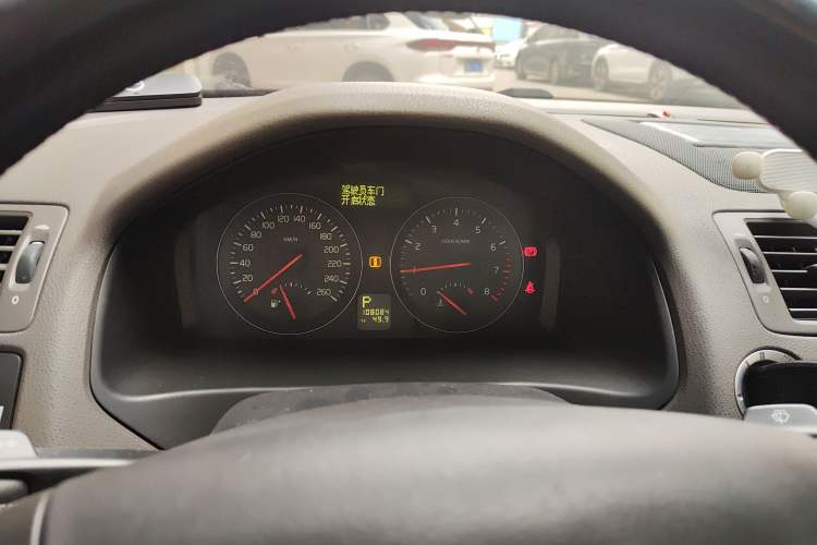 Used Volvo S40 2011 2.0L Automatic ZhiShang Edition
