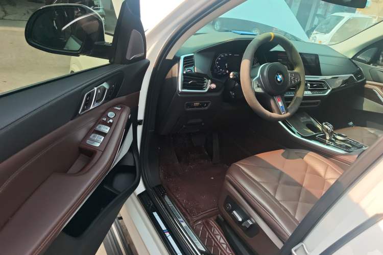 Used BMW X5 2022 xDrive 30Li Luxury M Sport Package
