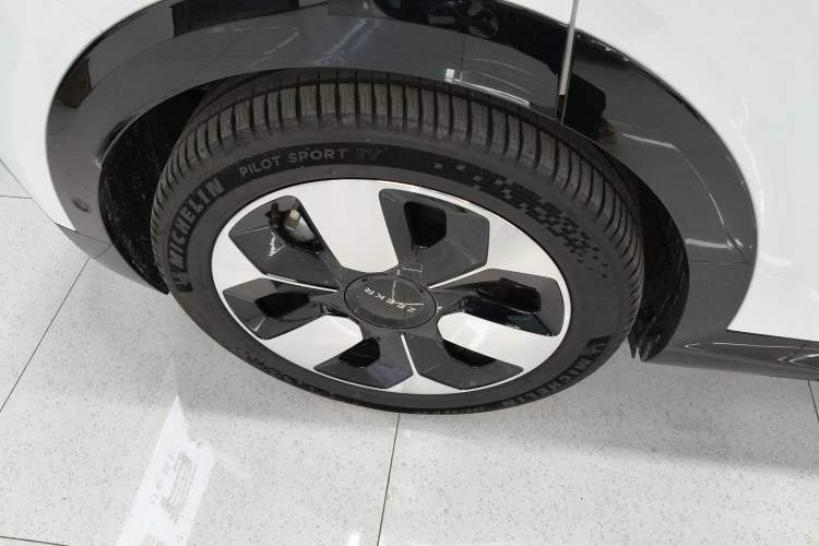 Used Zeekr MIX 2025 Intelligent Driving Version
