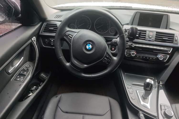 Used BMW 3 Series 2017 320Li Fashion Model Steering Wheel