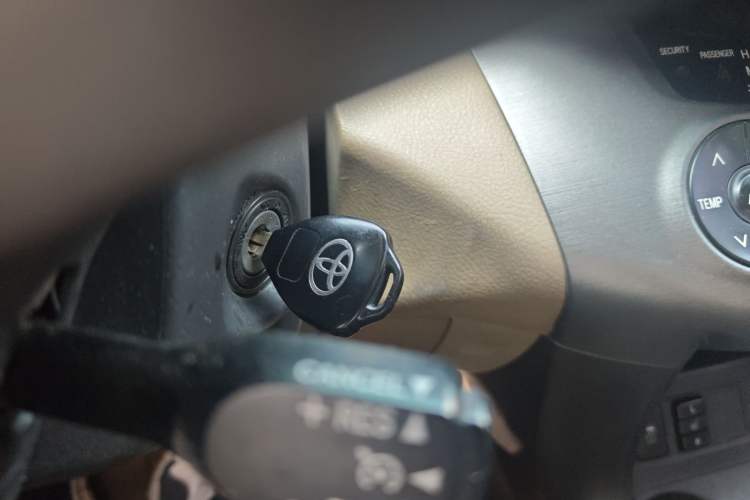 Used Toyota RAV4 2011 2.0L Automatic Luxury Edition Vehicle Key